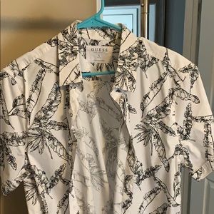 Guess bottom up, slim fit shirt.